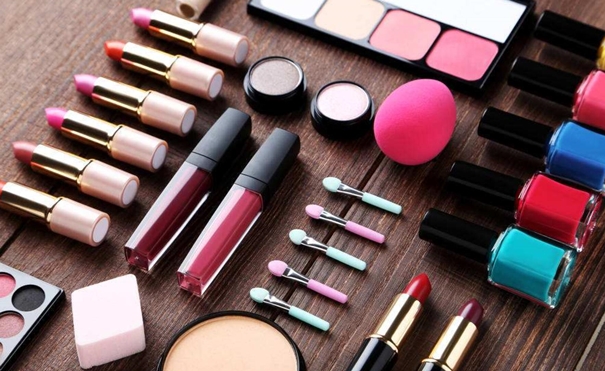 1642662845637505.jpg 法國(guó)化妝品進(jìn)口報(bào)關(guān)_副本.jpg